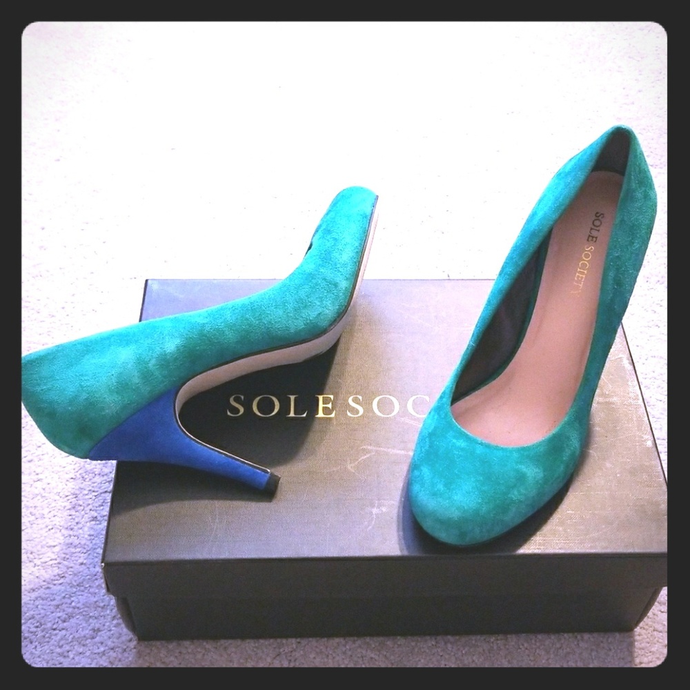 'Casey' pump NWOT